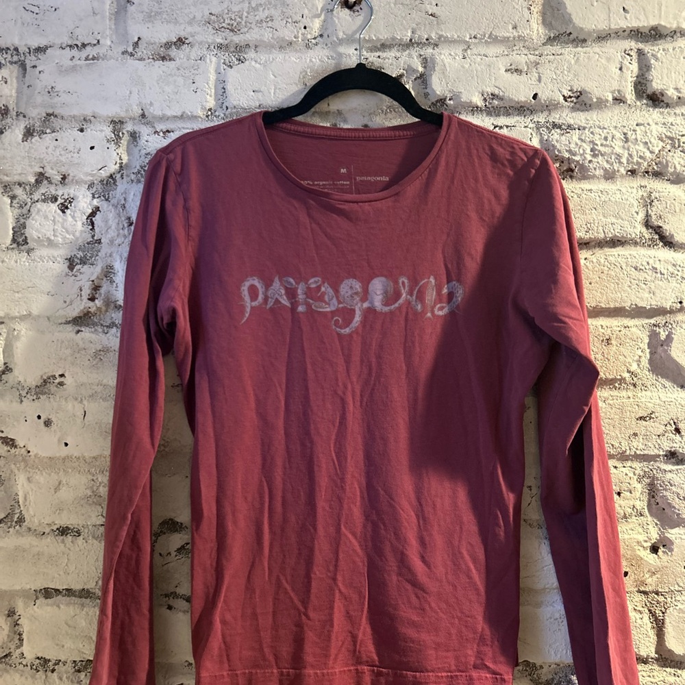 Patagonia Maroon Long Sleeve Shirt sz: m